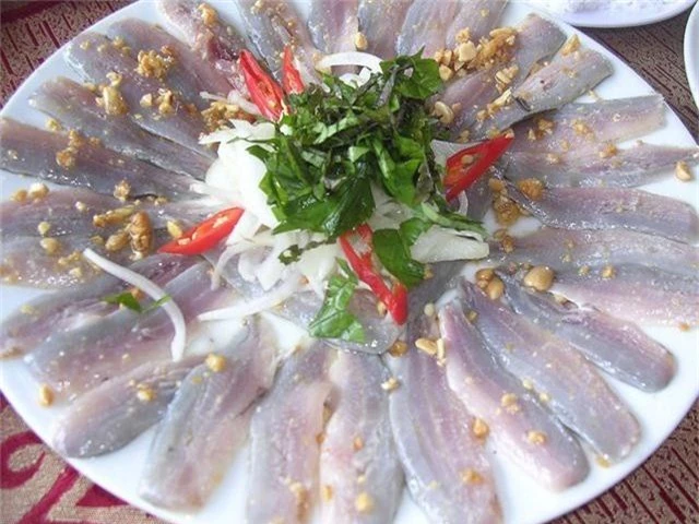 Không nên ăn gỏi cá