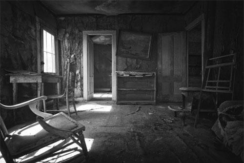 Cận cảnh sự ‘đổ nát hoang tàn’ đến đáng sợ tại thị trấn ma nổi tiếng ở California