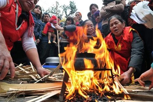 Hội thi thổi cơm làng Thị Cấm tương truyền có từ thời Phan Tây Nhạc.