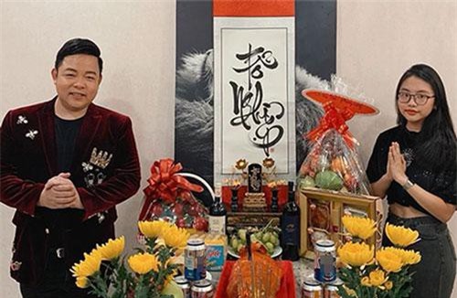 Bị nhắc nhở vì mặc áo crop top hở eo đi cúng Tổ nghề, Phương Mỹ Chi lên tiếng giải thích