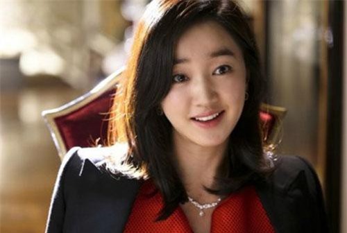 Bị bà hàng xóm đồn là "gái ngành", cô gái dùng chiêu cực độc để "trả thù"