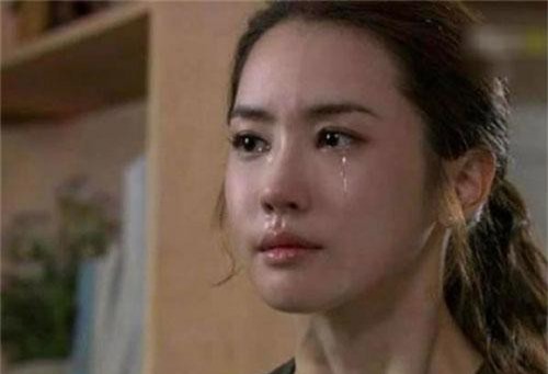 Ngã quỵ khi nhìn thấy chồng và chị dâu trong tình cảnh khó nhìn