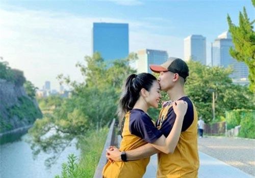 "Nam thần" Về nhà đi con tiết lộ cách đối xử với 2 con riêng của bạn gái