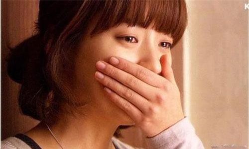 Bật khóc trước lý do 10 năm bị chồng hành hạ mẹ vẫn không dám ly hôn