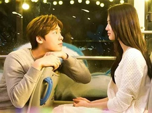 Bạn trai nói "muốn đi ngủ sớm" và sự thật đau lòng phía sau