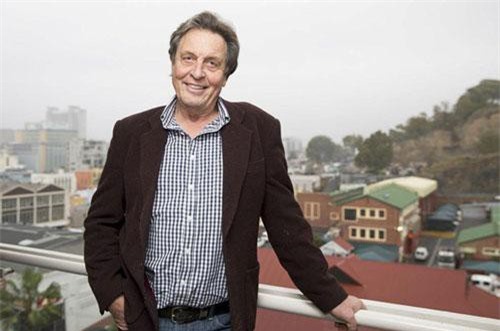 Bí quyết dạy 3 con thành tỷ phú, triệu phú nổi tiếng thế giới của ông bố làm nghề kỹ sư điện: Đứa trẻ nào cũng phải làm việc nhà