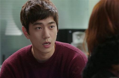 Mua 2 hộp bánh Trung thu biếu nội ngoại mà chồng cũng ý kiến, tôi hỏi ngược một điều khiến anh lặng thinh