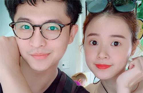 Sau tuyên bố chỉ là bạn, Midu lại đăng ảnh thân thiết bên “bạn trai tin đồn”