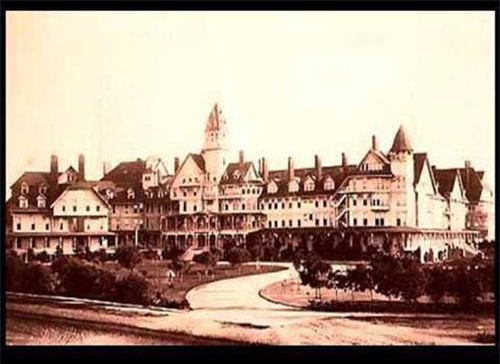 Chuyện kinh dị ám ảnh trong khách sạn nổi tiếng nước Mỹ