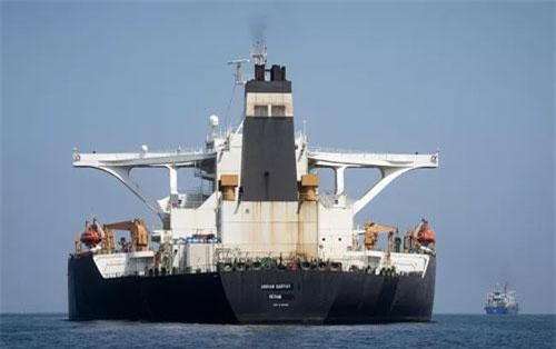 Anh cáo buộc tàu của Iran chuyển dầu cho Syria