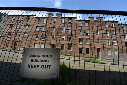 Lạnh gáy bên trong "thị trấn ma" chỉ có 20 người sinh sống trong 430 khu nhà