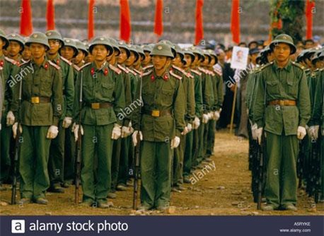 Loạt ảnh màu cực hiếm duyệt binh hoành tráng ở Huế năm 1985