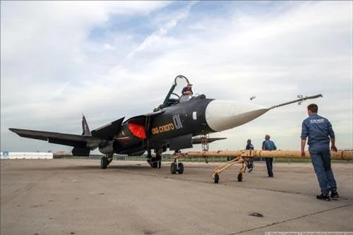 Tại Triển lãm hàng không quốc tế Moskva - MAKS 2019, Nga đã cho nguyên mẫu thử nghiệm của tiêm kích tàng hình cánh ngược Su-47 Berkut tái xuất   sau 12 năm vắng bóng.