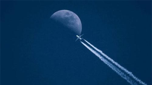 Hai phi công chạm trán “đĩa bay" trên bầu trời Mỹ