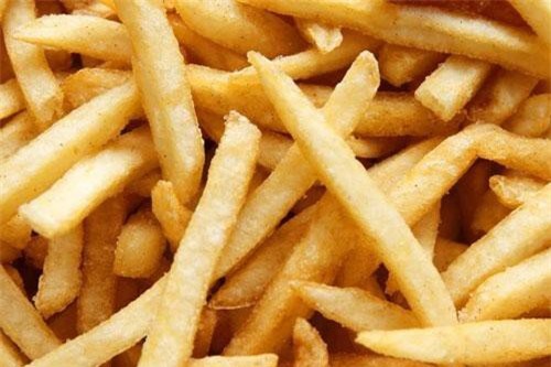 Cậu bé bị mù vì chỉ ăn đồ ăn nhanh