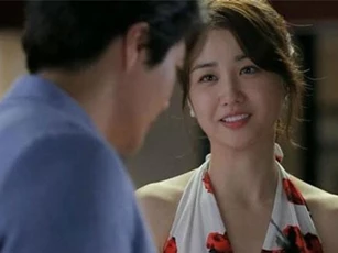 Hộp quà ngày dạm ngõ bóc trần bộ mặt nàng dâu tỉnh lẻ, 29 tuổi đã lên làm giám đốc