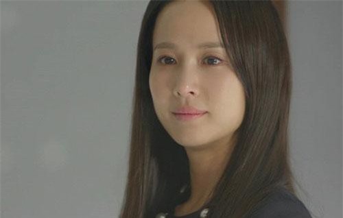 Nửa tháng nữa sinh con nhưng mẹ chồng vẫn bắt ngồi giặt tay, tôi nhanh nhẹn làm 1 việc khiến bà mừng ra mặt