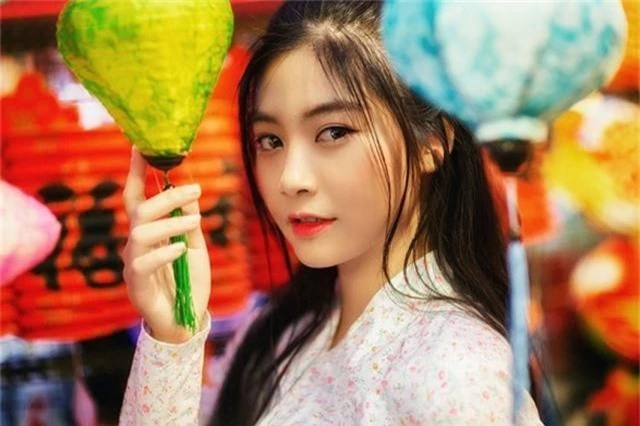 Miss Teen Nam Phương đẹp rạng ngời dạo phố mùa Trung thu - 2