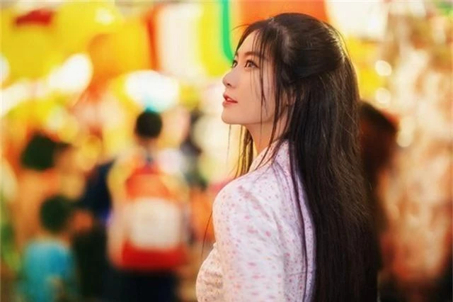 Miss Teen Nam Phương đẹp rạng ngời dạo phố mùa Trung thu - 3