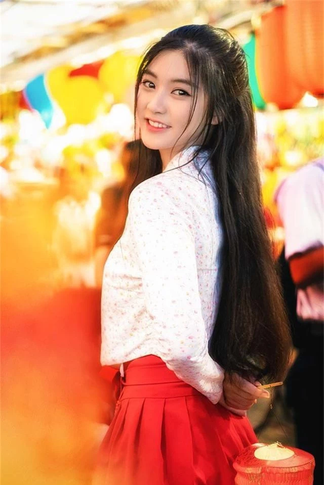Miss Teen Nam Phương đẹp rạng ngời dạo phố mùa Trung thu - 4