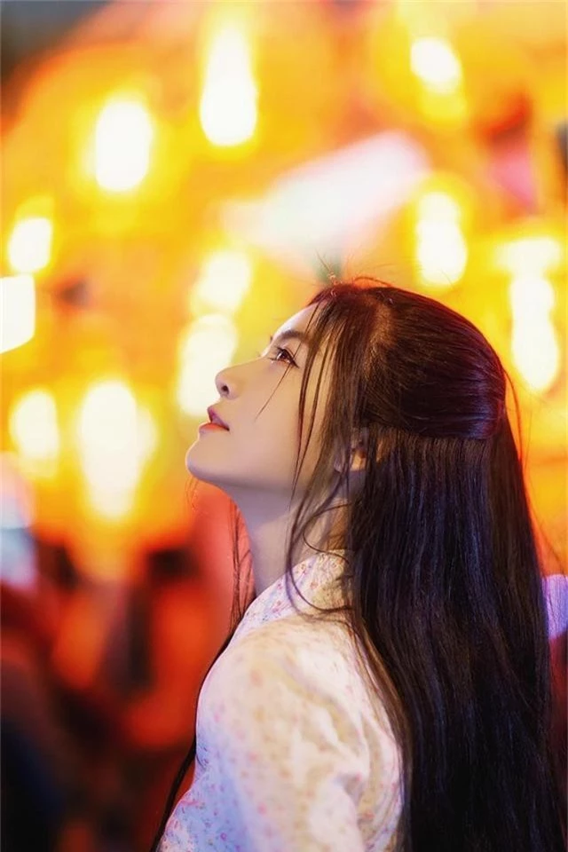 Miss Teen Nam Phương đẹp rạng ngời dạo phố mùa Trung thu - 5
