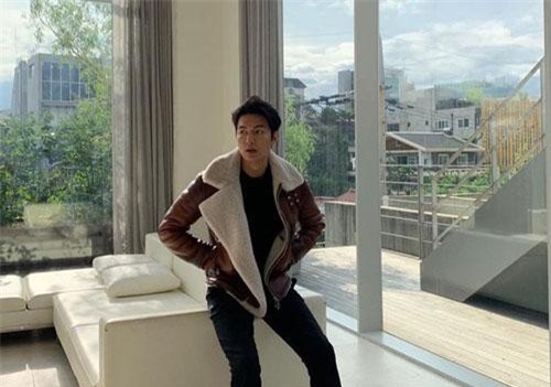 Nhẹ nhàng đăng hình chúc mừng lễ Trung thu, Lee Min Ho lại khiến người hâm mộ "say như điếu đổ"