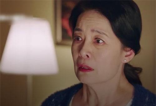 Bà nựng cháu "về bà chăm cho lớn chứ mẹ mày vô tích sự", nàng dâu cười nhẹ hành động bất ngờ khiến 2 tuần sau mẹ chồng chào thua