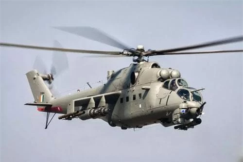 Trong biên chế của quân đội Ấn Độ đang duy trì 17 trực thăng tấn công Mi-35. Đây là phiên bản nâng cấp sâu rộng từ dòng trực thăng "xe tăng bay" Mi-24.