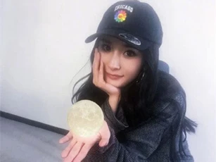 Dương Mịch tiếp tục "bỏ rơi" con gái trong Tết Trung thu?