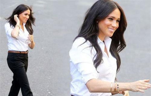 Meghan Markle ch&#xED;nh th&#x1EE9;c t&#xE1;i xu&#x1EA5;t, ra m&#x1EAF;t b&#x1ED9; s&#x1B0;u t&#x1EAD;p th&#x1EDD;i trang m&#x1EDB;i nh&#x1B0;ng b&#x1ECB; ch&#xEA; t&#x1A1;i t&#x1EA3; v&#xEC; v&#x1EBB; ngo&#xE0;i lu&#x1ED9;m thu&#x1ED9;m
