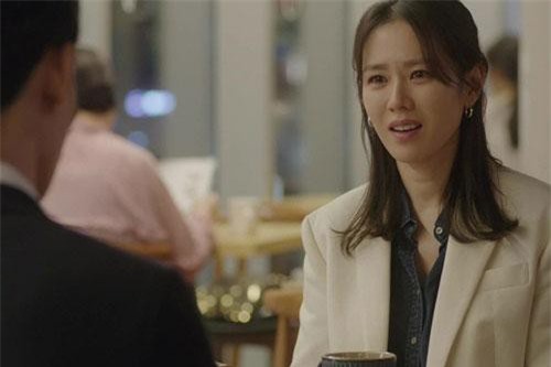 Mẹ chồng và em chồng sai rõ ràng, chồng vẫn bắt tôi phải quỳ xuống xin lỗi