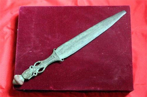 Cây kiếm có niên đại 2.000 năm, độc nhất Việt Nam