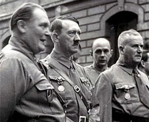 Trùm phát xít Hitler được biết đến với nhiều lần chết hụt. Trong số này, nổi tiếng là sự việc xảy ra ngày 8/11/1923.