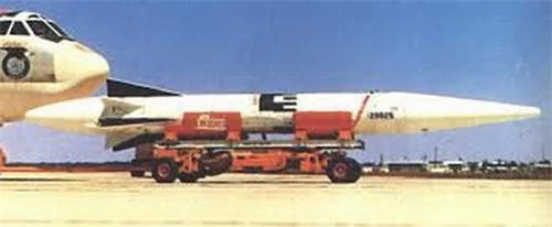 Tên lửa đạn đạo siêu vượt âm AGM-48 Skybolt của Mỹ. Ảnh: National Interest.