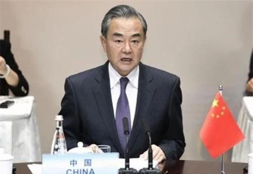 Bộ trưởng Bộ Ngoại giao Trung Quốc Vương Nghị phát biểu tại cuộc họp ở Bắc Kinh ngày 21/8/2019. Ảnh: Kyodo/TTXVN