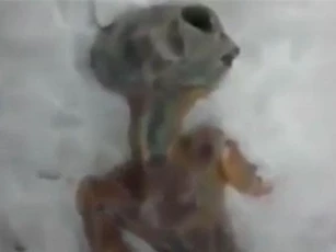 CLIP: Thực hư việc phát hiện xác người ngoài hành tinh chết cóng ở Nga