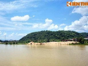 Giải mã bí mật ở ngọn núi thiêng nổi tiếng giữa thành Vinh