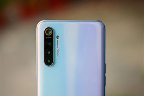 Smartphone 4 camera sau, chip S712, RAM 8 GB, pin 4.000 mAh, giá hơn 6 triệu