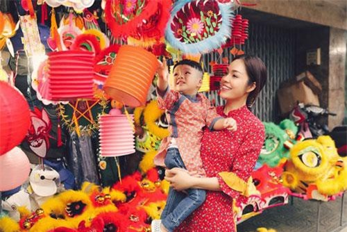 Làm mẹ đơn thân, Dương Cẩm Lynh cố vun vén cho con một tuổi thơ êm đẹp