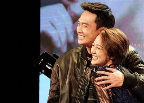 Quốc Trường tình tứ ôm ấp, song ca cùng Bảo Anh