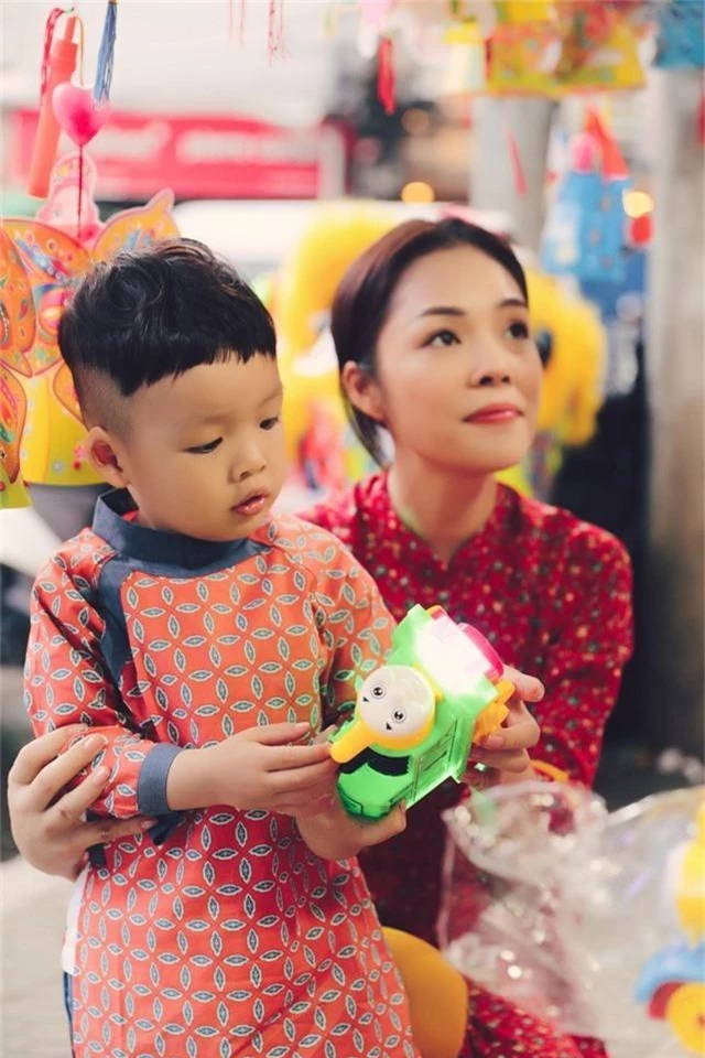 Làm mẹ đơn thân, Dương Cẩm Lynh cố vun vén cho con một tuổi thơ êm đẹp - 9
