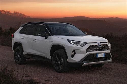 Toyota RAV4 (doanh số: 441.581 chiếc).