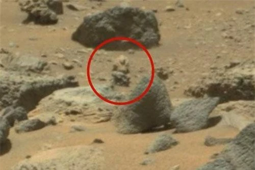 Bức ảnh cho thấy "chiến binh ngoài hành tinh" trên Sao Hỏa