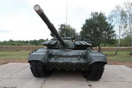 Xe tăng chiến đấu chủ lực T-72B3M hay còn được gọi là T-72B4. Ảnh: Vitaly V. Kuzmin.