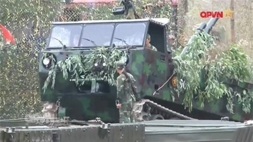 Việt Nam đưa pháo phản lực phóng loạt lên xe bánh xích M548?