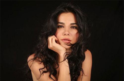 Ngất ngây trước vẻ đẹp mê hồn của hai nữ chính trong siêu phẩm kinh dị Trò Đùa Tử Thần