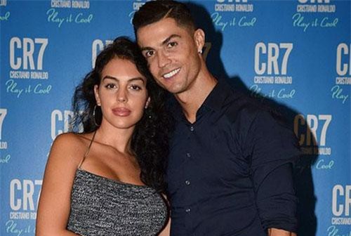 Georgina Rodríguez gây “bão” khi xuất hiện đẹp rạng ngời bên C.Ronaldo