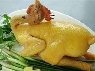 Đầu bếp nhà hàng tiết lộ: Cho thêm thứ này khi luộc, đảm bảo gà công nghiệp cũng chắc thịt như gà ta