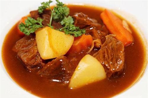 Hầm thịt bò chớ dại cho thứ này vào kẻo thịt dai, sai lầm 99% người Việt mắc phải