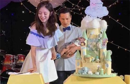 'Triệu Mẫn' An Dĩ Hiên và chồng tỷ phú mở tiệc đầy tháng cho con trai